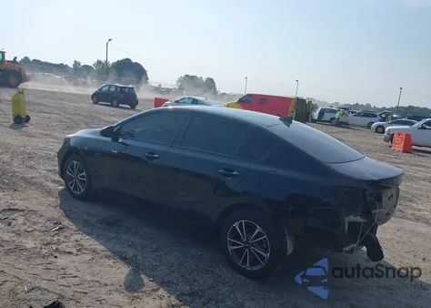 2023 Kia Forte Lxs z USA, uszkodzony, nr VIN 3KPF24AD8PE565451